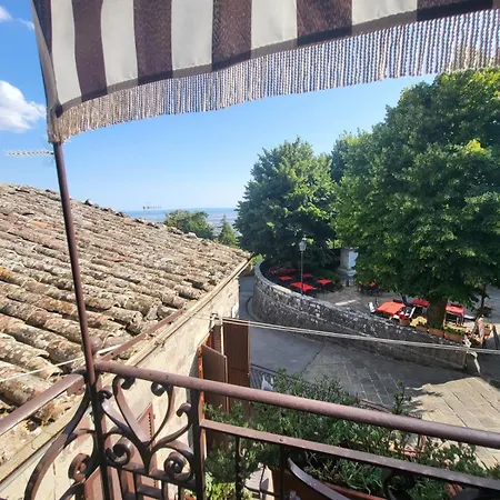 Borgo Maggiore Радикофани